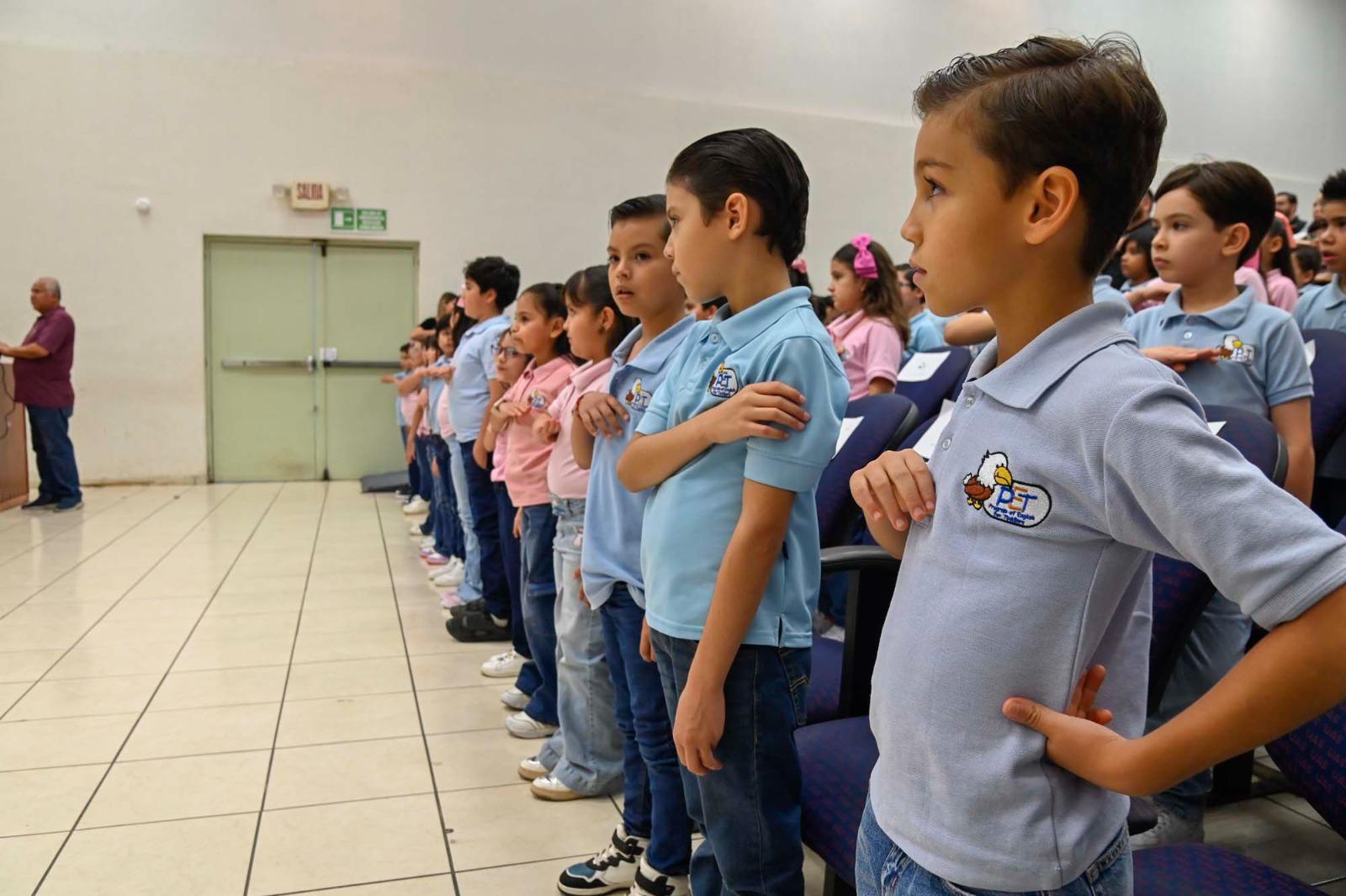 $!Gradúa UAS a más de 80 niños del programa PET