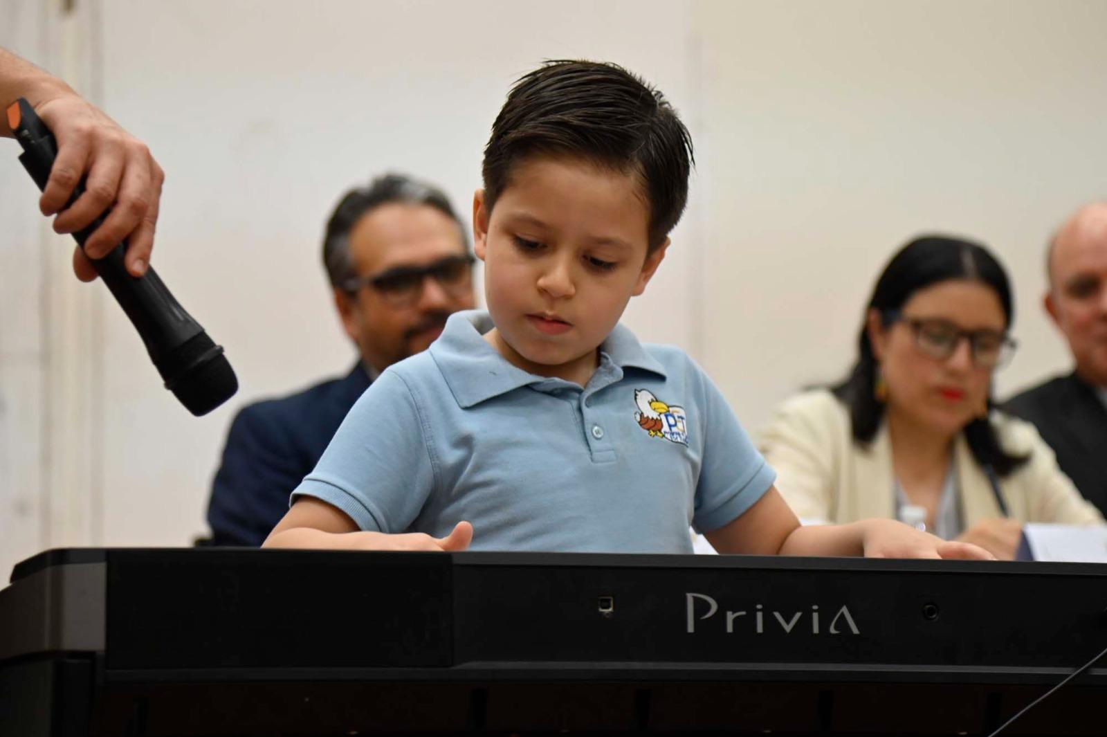 $!Gradúa UAS a más de 80 niños del programa PET