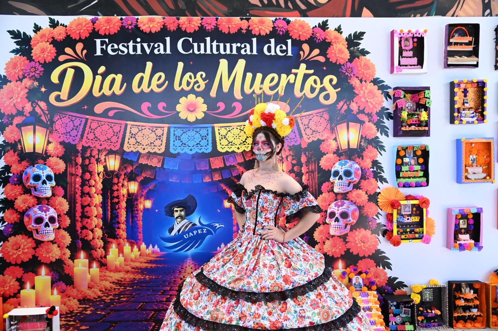 $!Festejan el Día de Muertos en la Preparatoria Zapata de la UAS con altares y concurso de catrinas