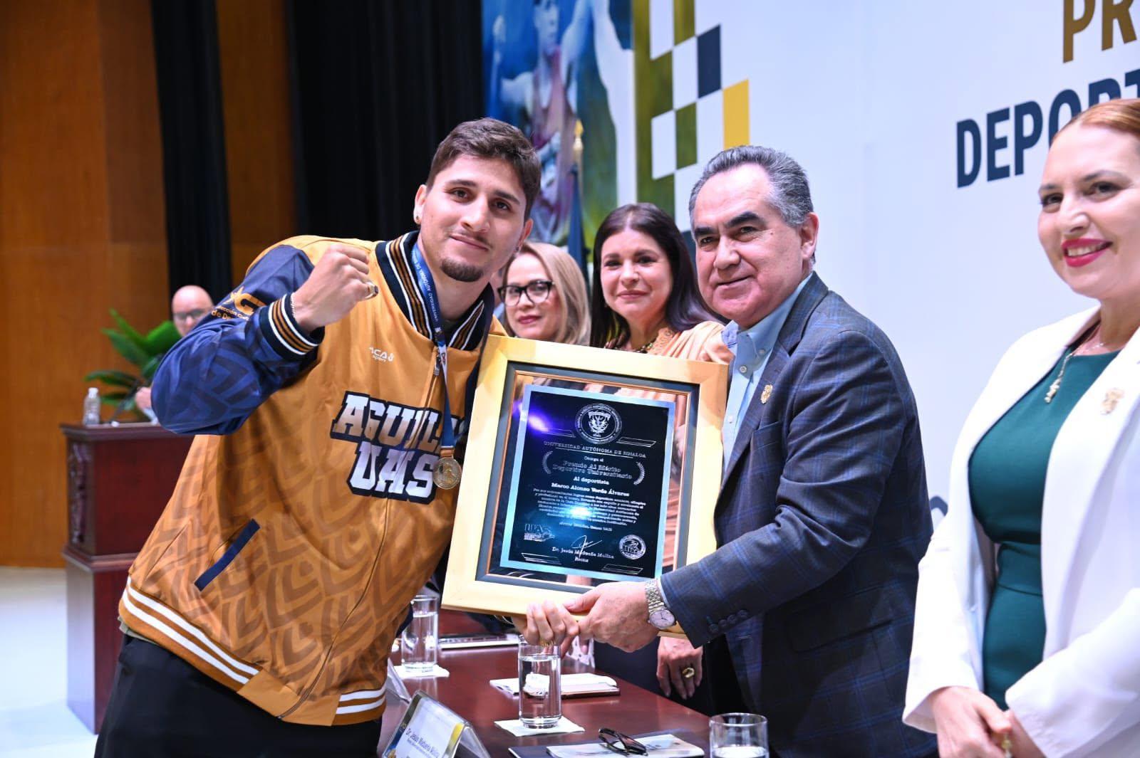 $!La Universidad Autónoma de Sinaloa reconoce a sus deportistas