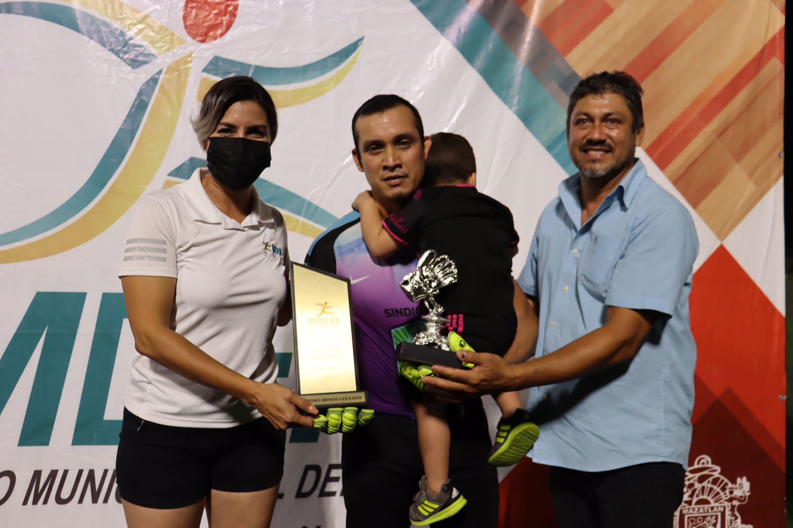 $!Jumapam FC levanta el título del futbol de Primera Fuerza de Mazatlán