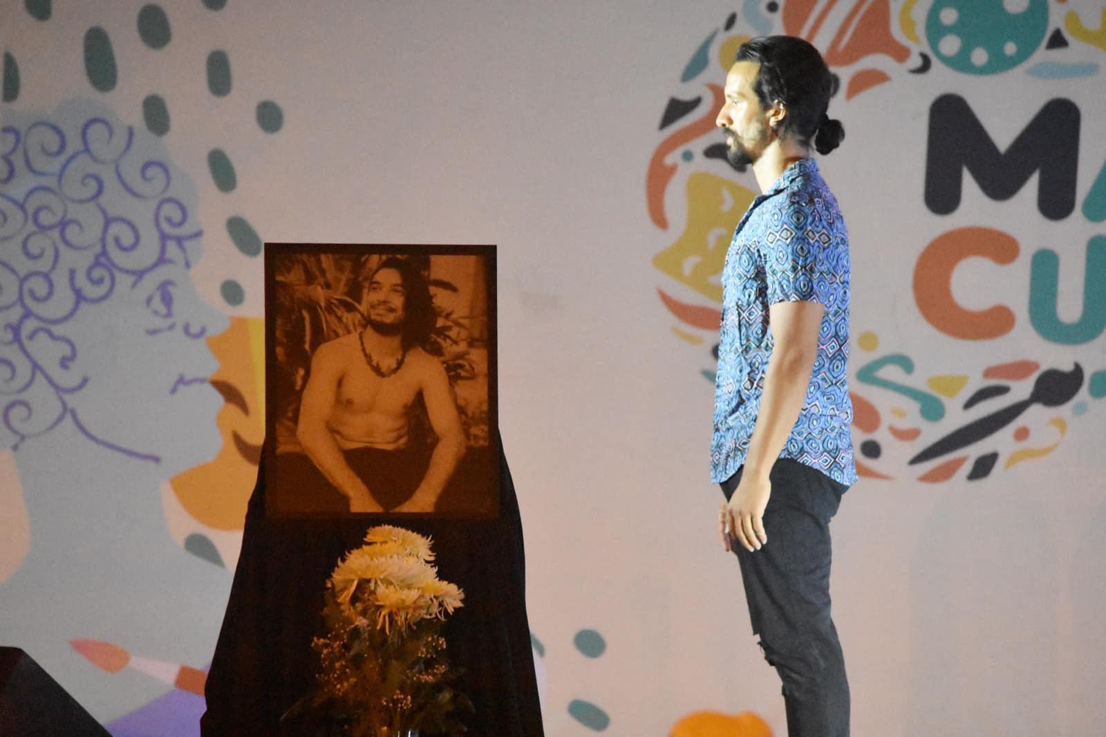 $!OMÊ de Maximiliano Corrales y Carlos Zamora fue una pieza creada como dueto y que esta vez se bailó como un sólo en el que se evidenció la ausencia del otro.