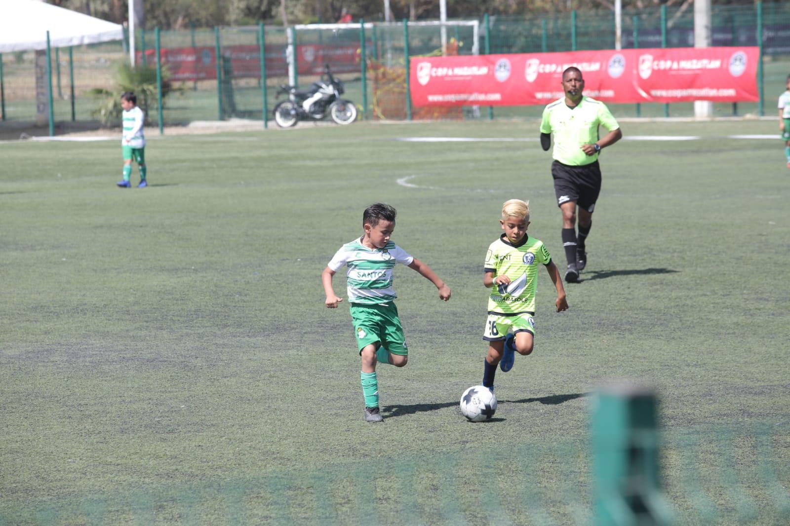 $!Deportivo Sonny se queda corto en casa, en la Copa Mazatlán Futbol 7
