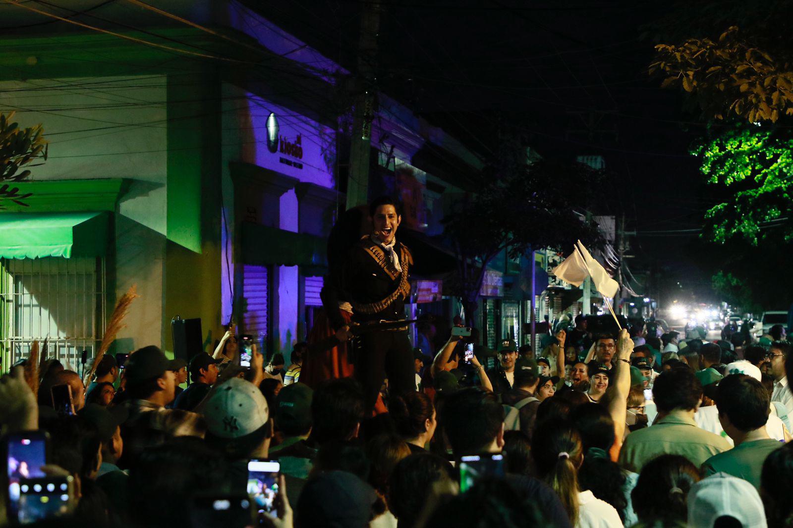 $!¡Viva la Villa de San Miguel! Con callejoneada, celebran los 491 años de Culiacán