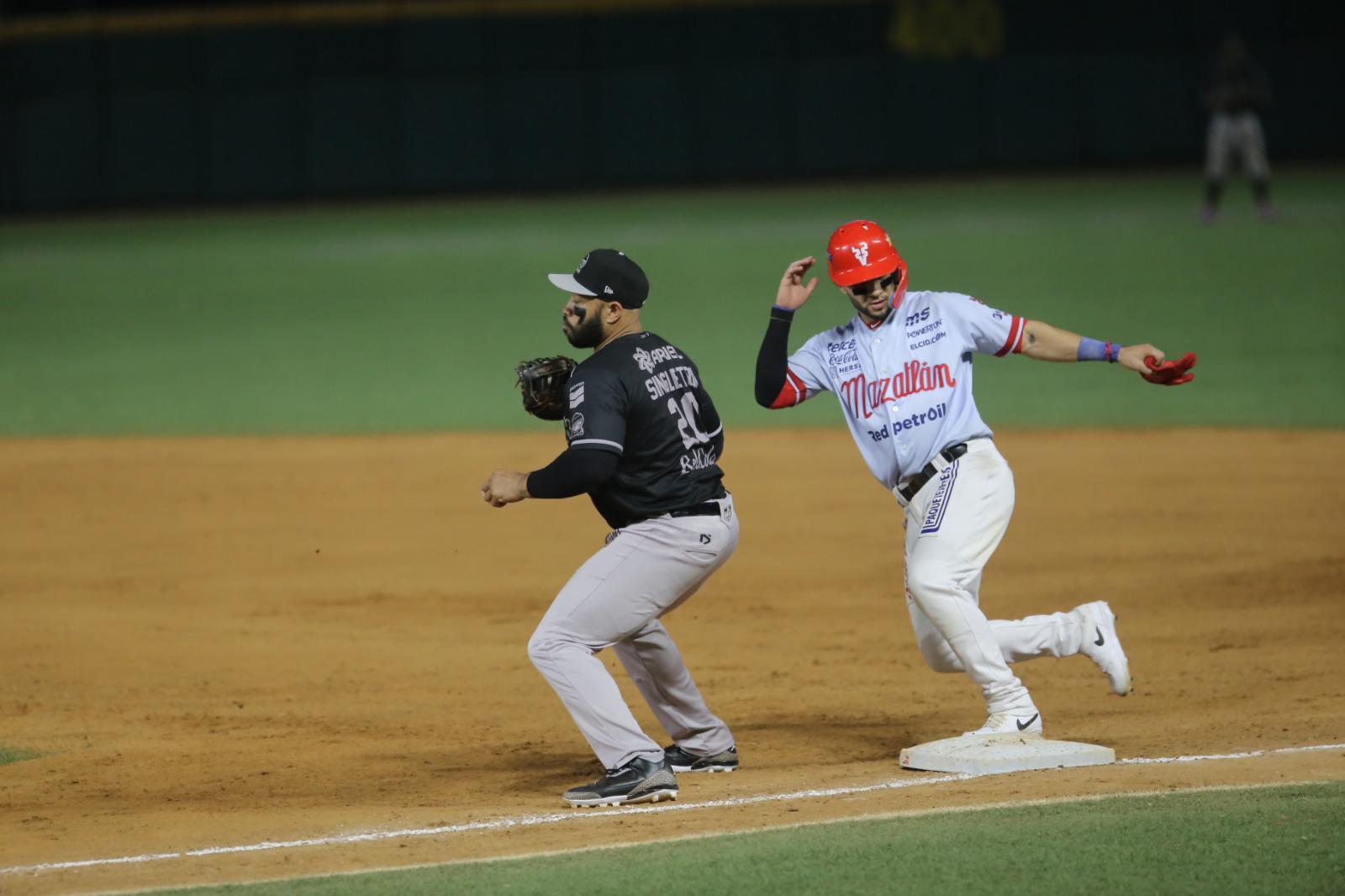 $!Venados se quedan cortos en casa y Tomateros se llevan la serie