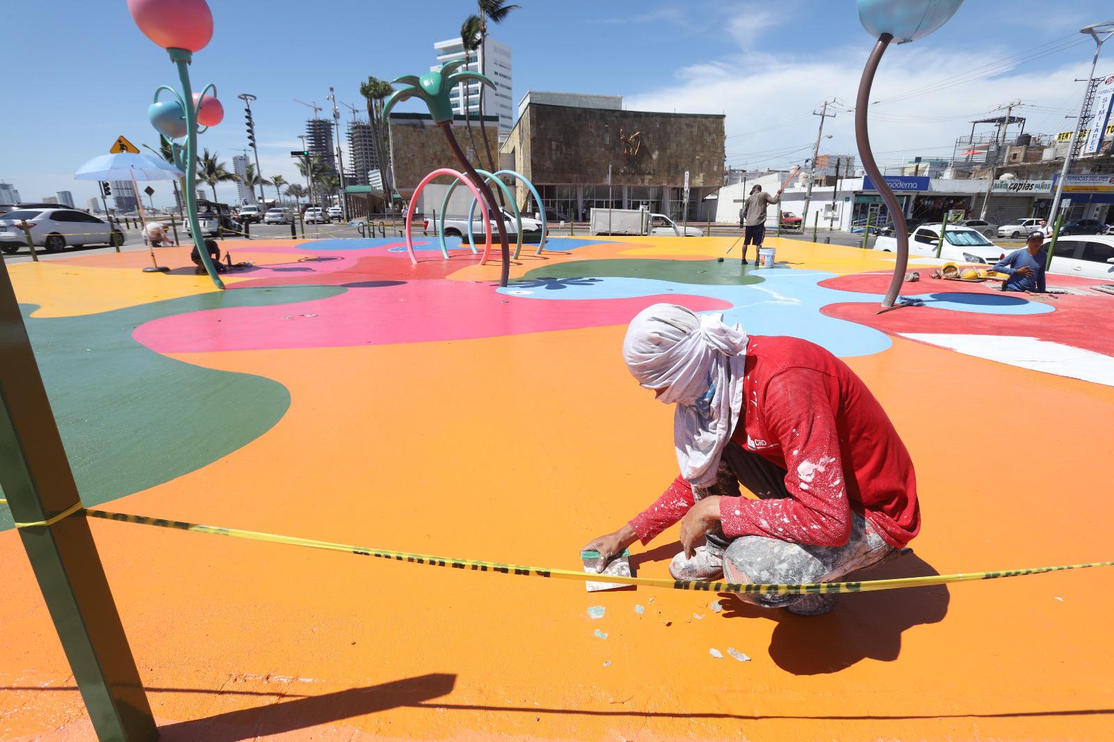 $!Avanzan con trabajos de embellecimiento en Mazatlán estas vacaciones