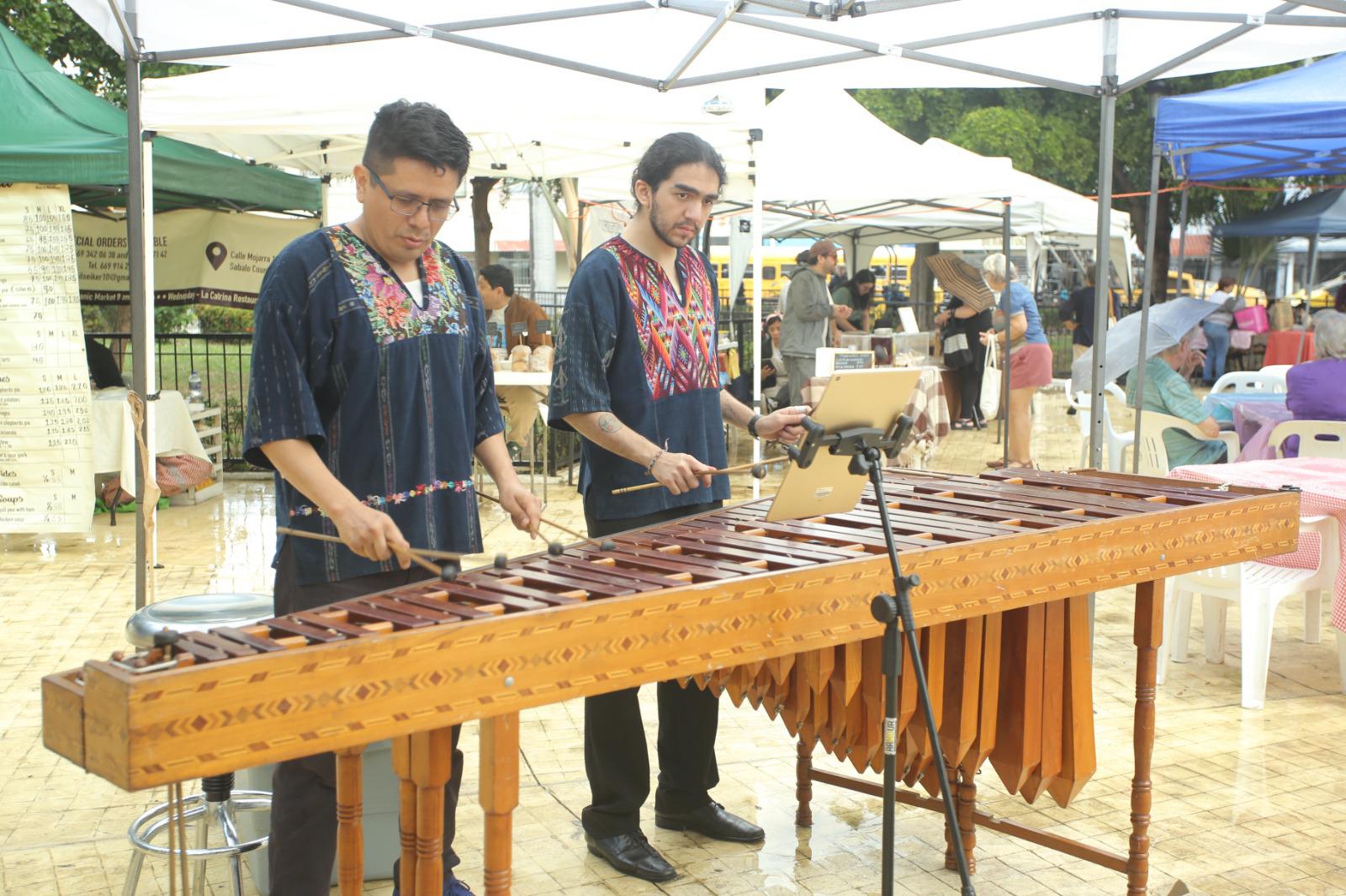 $!Mercado Orgánico realiza degustación de bebidas saludables hechas a base de frutos y colágeno marino
