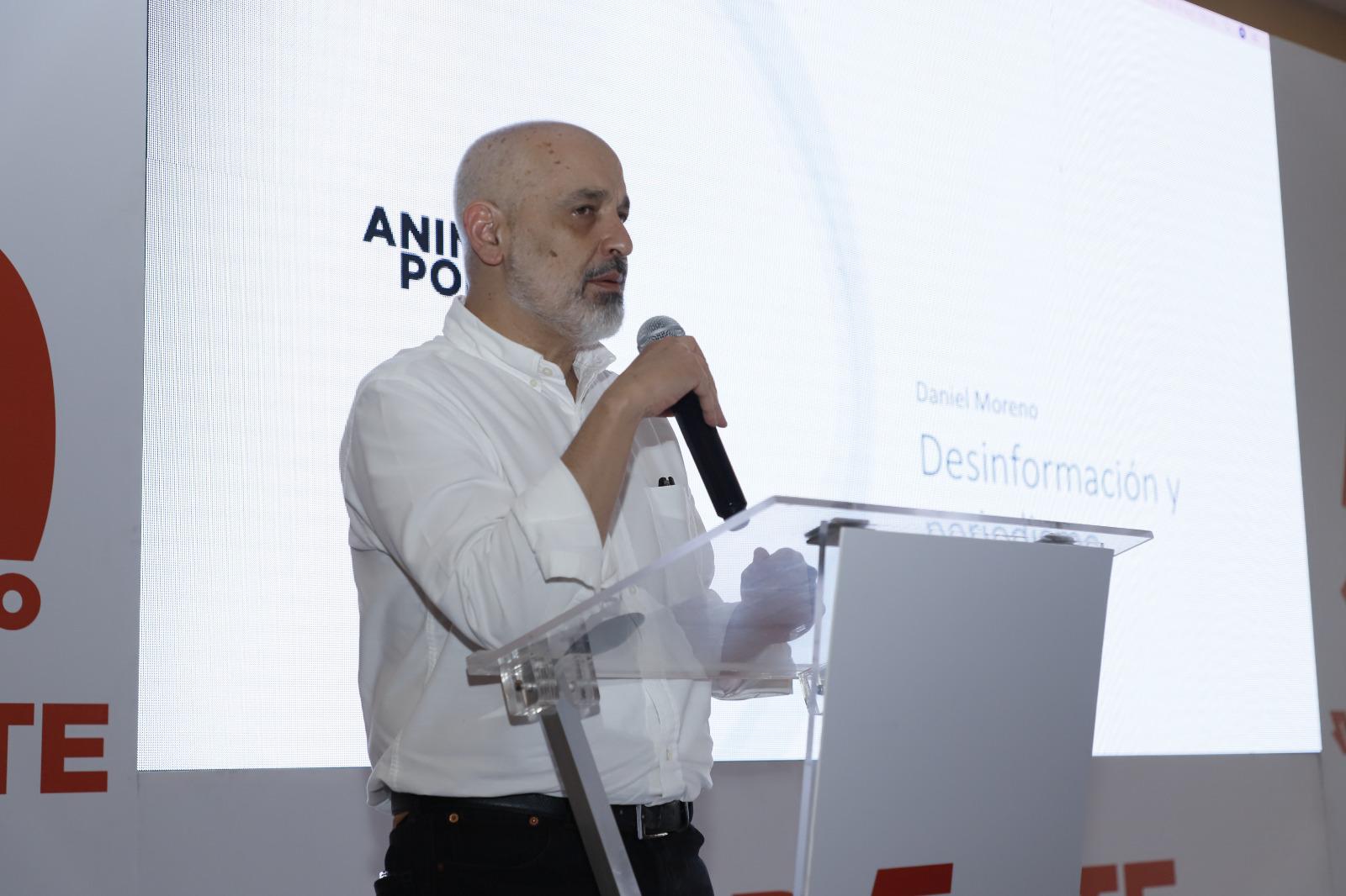 $!La desinformación sólo puede combatirse con indignación, investigación y participación ciudadana: Daniel Moreno