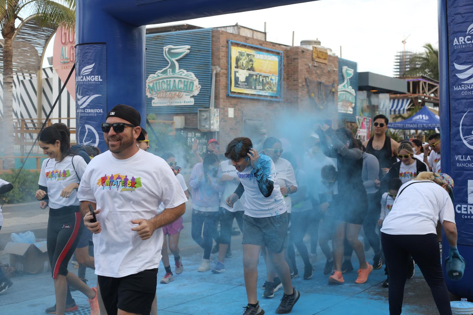 $!Mil 500 participantes viven una fiesta en la Carrera Píntate 5K Mazatún