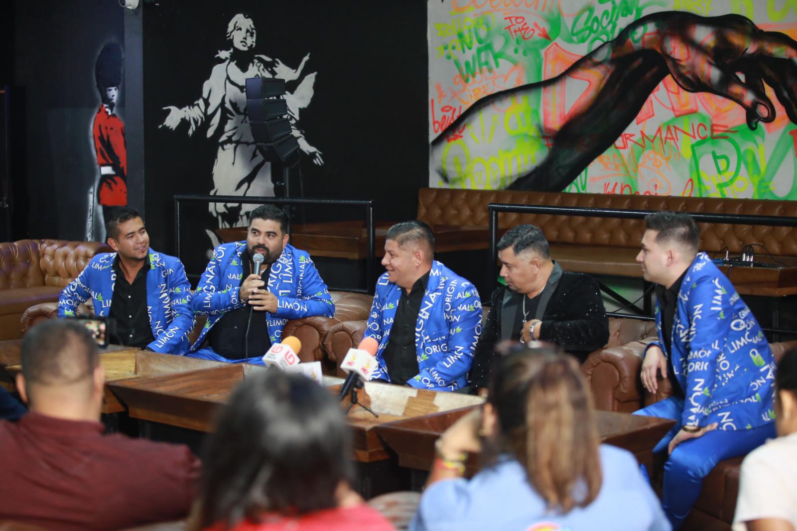 $!‘Regresa’ Israel Valdez a la Original Banda El Limón