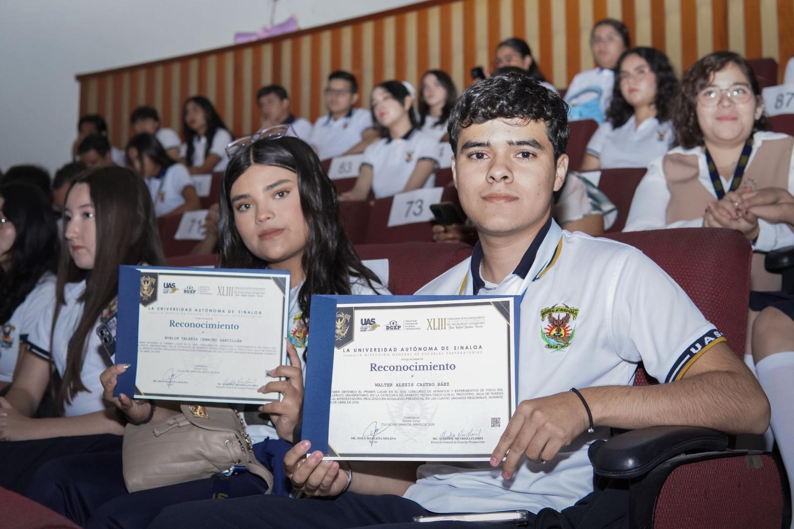 $!Reconoce la UAS a estudiantes destacados por su excelencia académica y logros nacionales