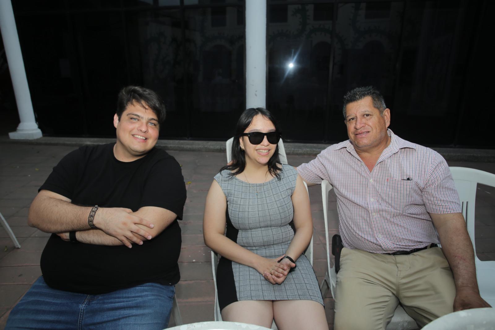 $!Andrés de Anda, Elizabeth Joselyn Guzmán y Miguel Guzmán.