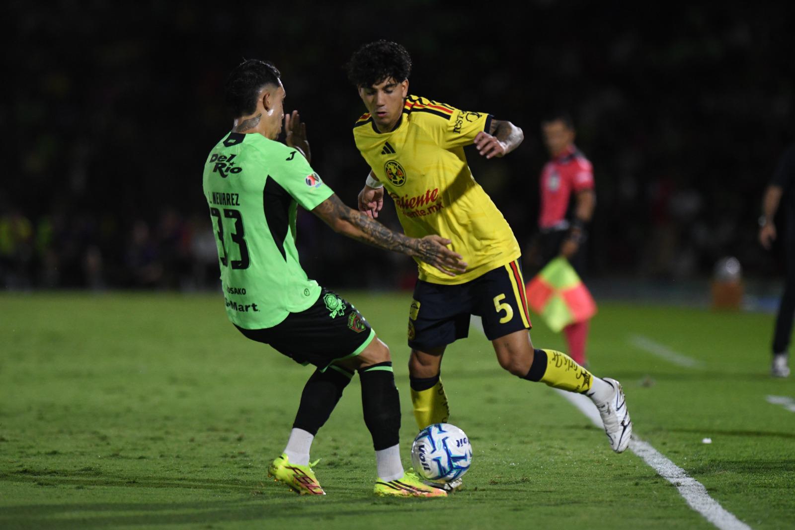 $!Henry Martín firma doblete, llega a 100 goles y América mantiene el liderato