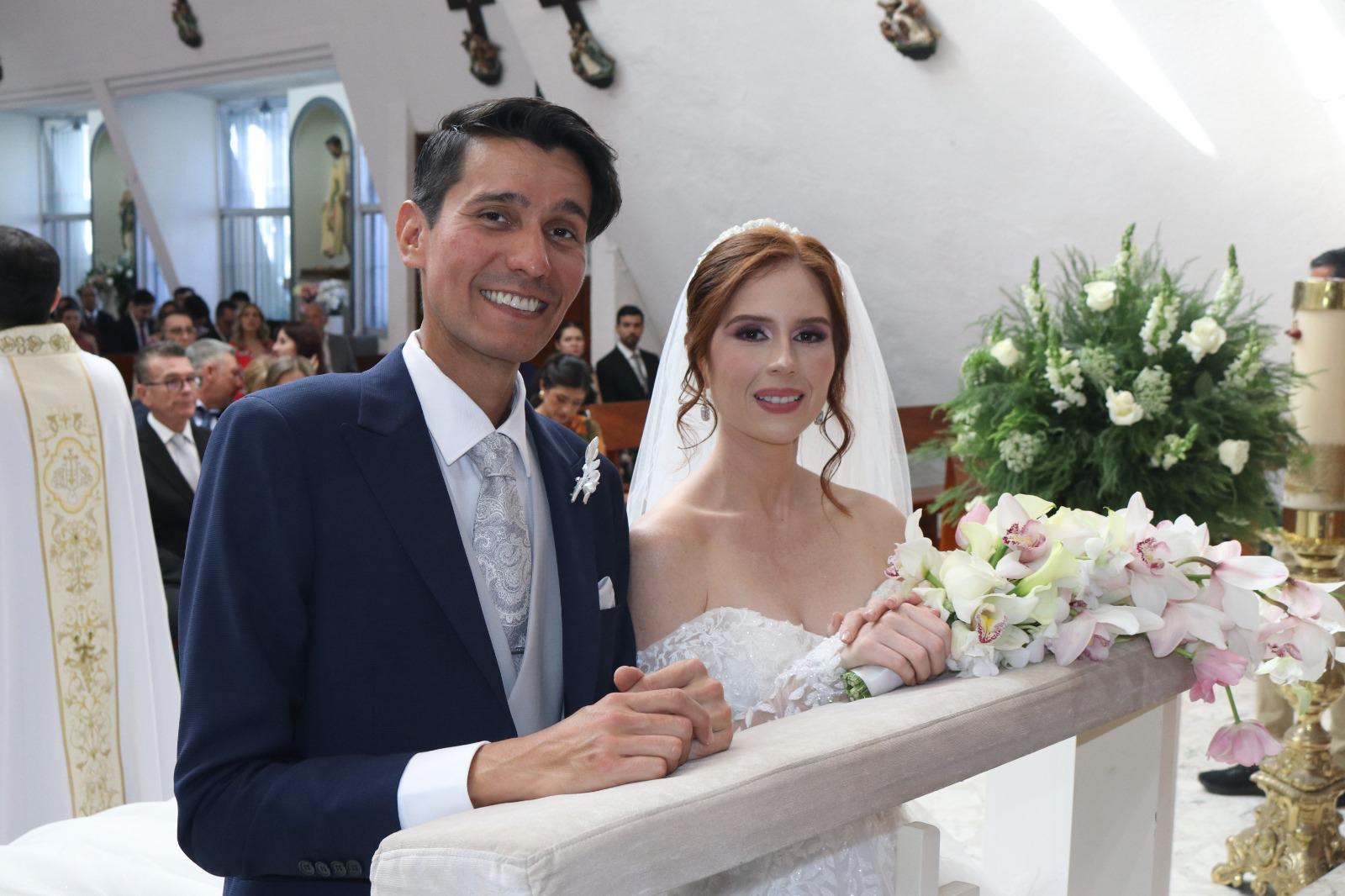 $!Giselle Amairani Chávez Salgado y Guillermo Zerecero Rodríguez unen su amor por siempre
