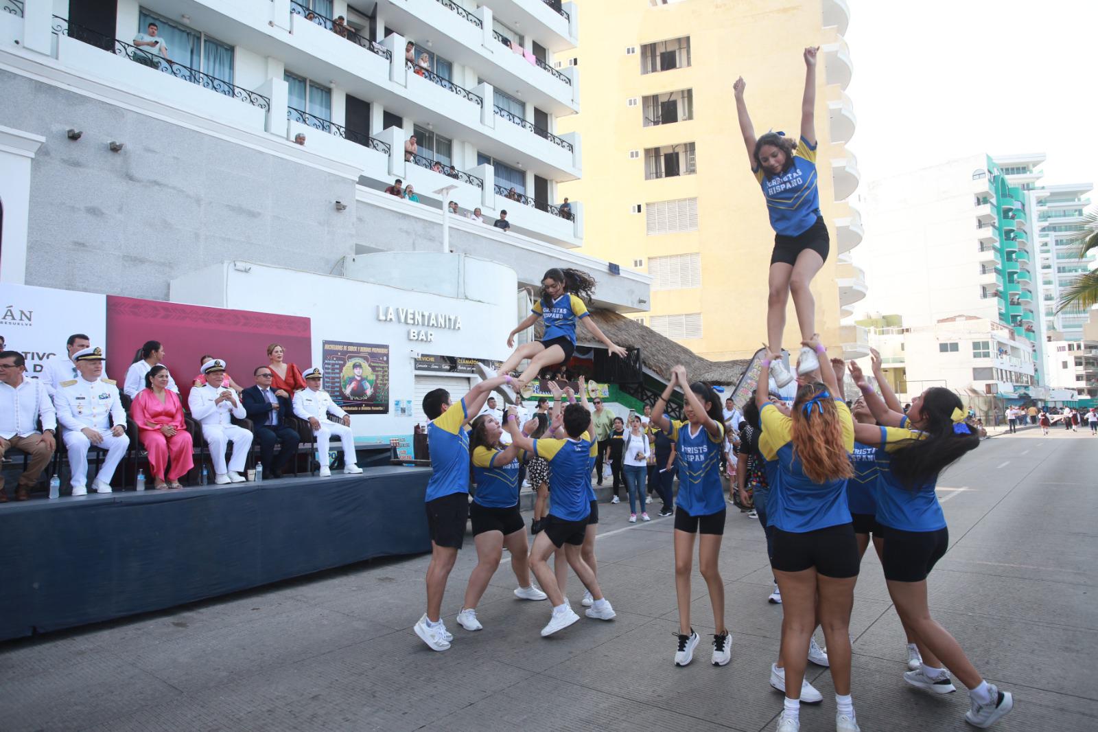 $!Desfilan en Mazatlán por el 213 aniversario de la Independencia de México