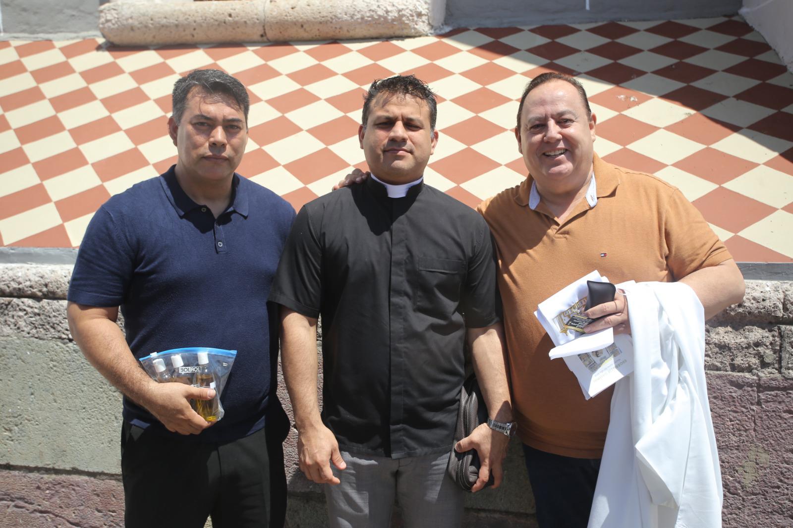 $!Los sacerdotes Gerardo Sandoval, Irving Jiménez y Heriberto Gastélum.
