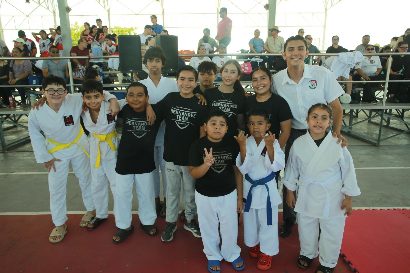 $!El sensei Juan Luis Hernández con su equipo Hernández Team.