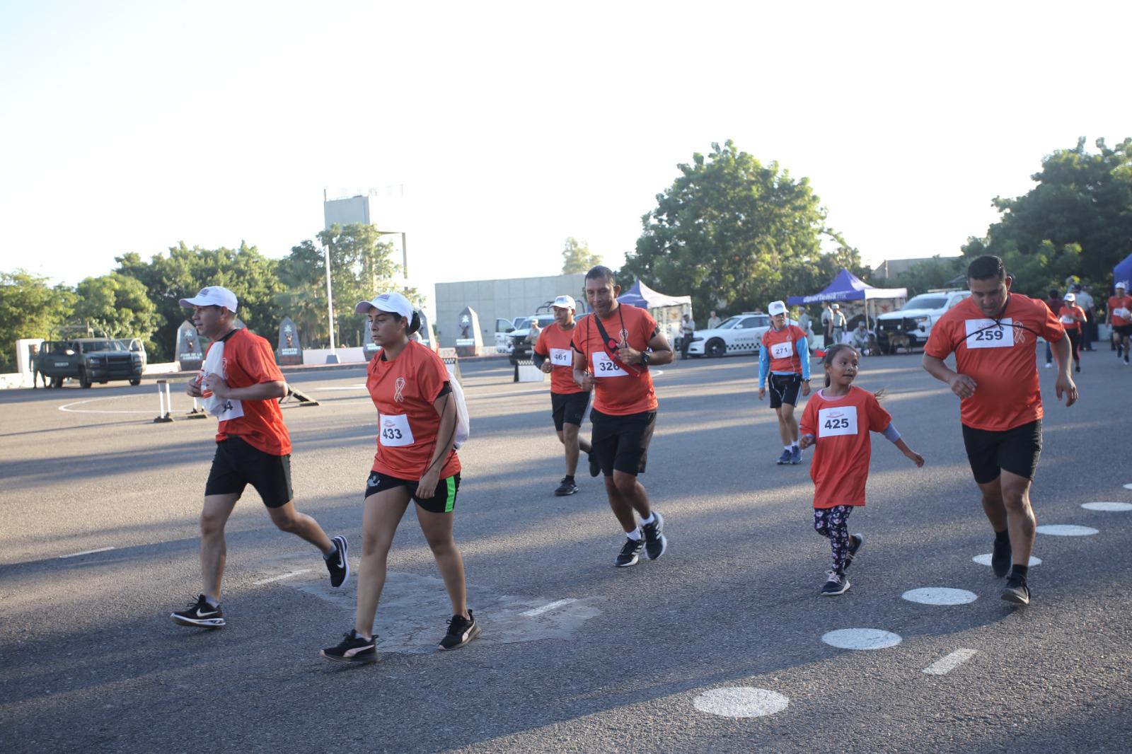 $!Militares y ciudadanos corren para erradicar violencia contra las mujeres
