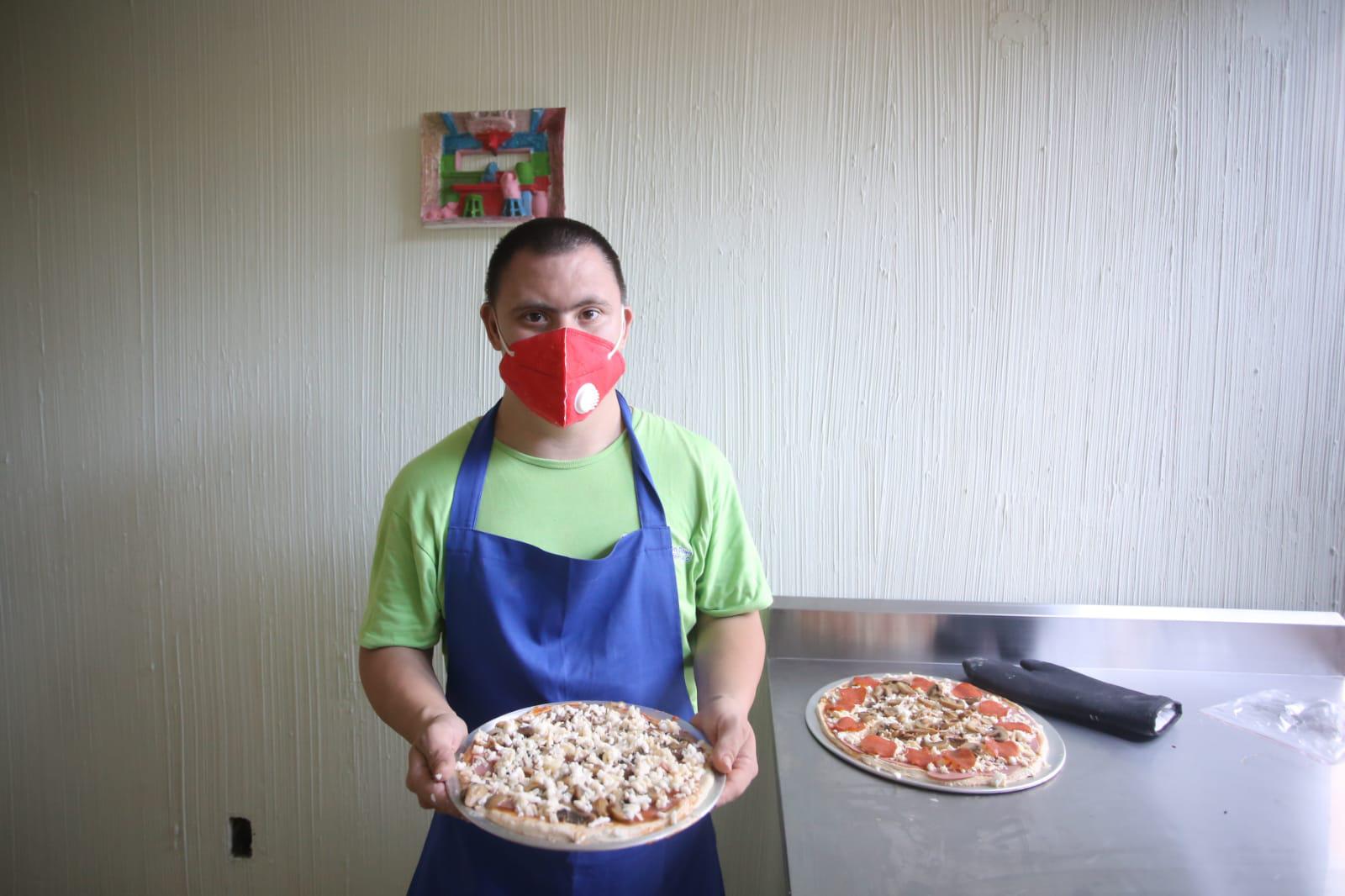 $!Pizzas Down, nuevo proyecto que impulsa la vida útil de personas con capacidades diferentes