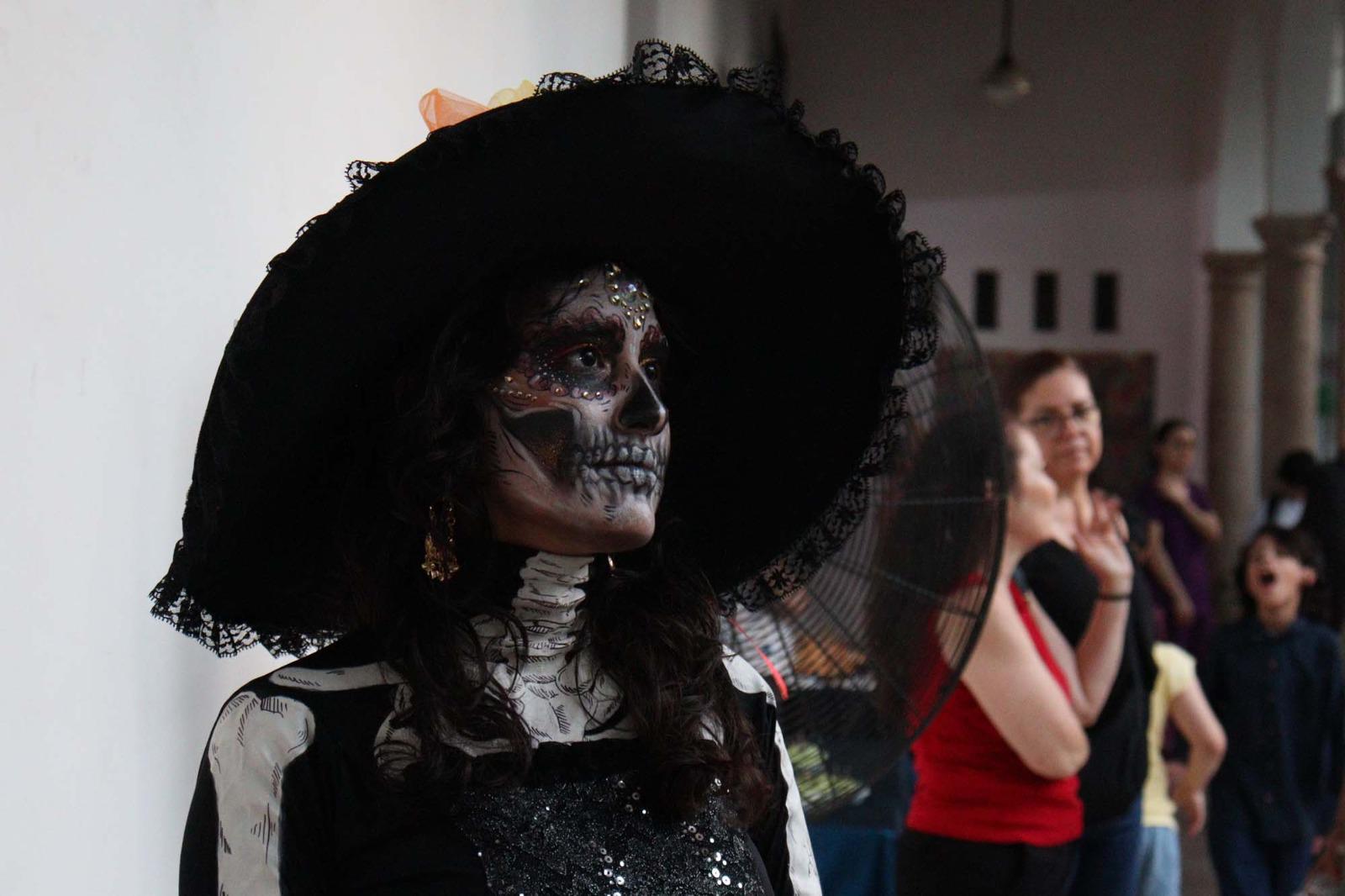 $!Algunos fueron con atuendos alusivos a La Catrina.