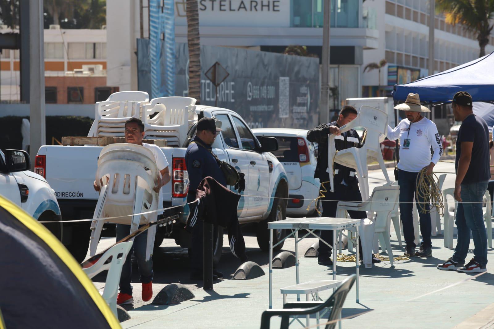 $!Asegura Oficialía Mayor 541 sillas durante desfiles del Carnaval