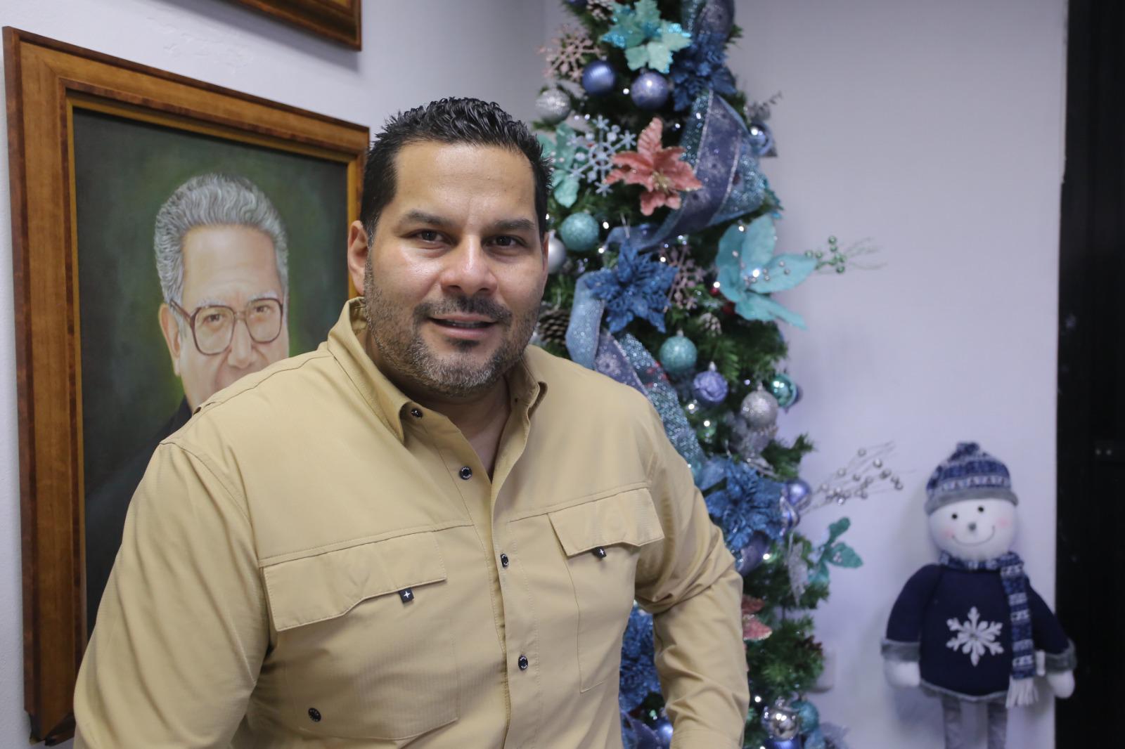 $!El tenor mazatleco anuncia su concierto del 13 de diciembre en el Teatro Ángela Peralta.