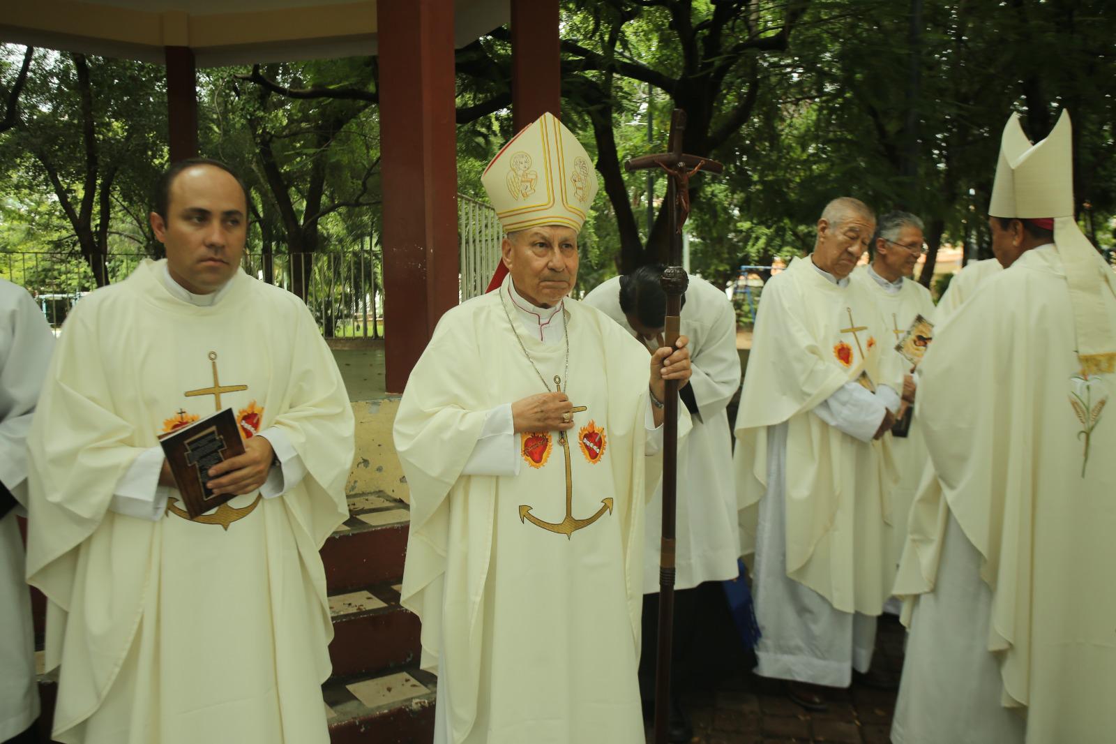 $!Celebra el Padre Horacio Hernández 50 años de sacerdocio