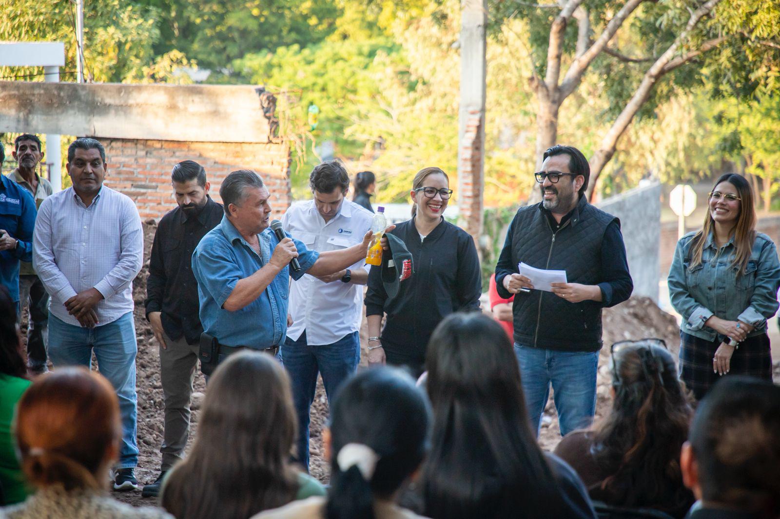 $!Alcalde de Culiacán pone en marcha dos nuevas obras de pavimentación