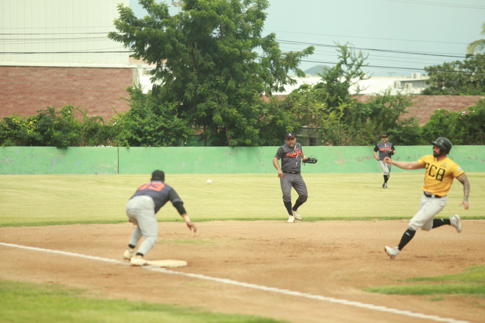 $!Pollería Catalina acaricia título de Beisbol 35 Años y Más, en Muralla