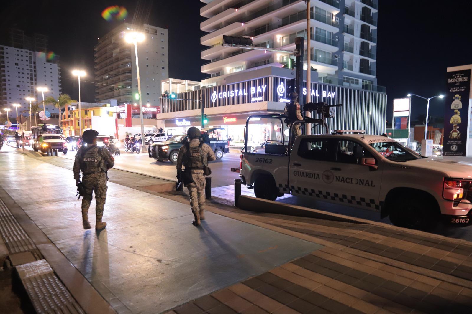$!Reportan movilización policíaca en el malecón de Mazatlán