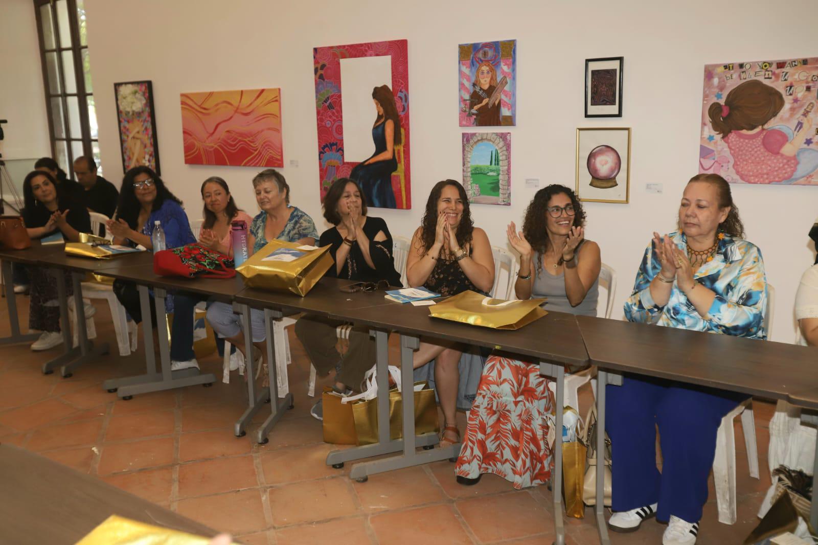 $!Muy entusiasmadas estuvieron las asistentes en la inauguración.