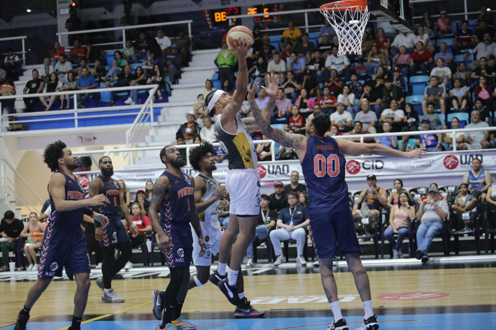 $!Venados Basketball muestra su dominio en la duela ante Pioneros de Los Mochis