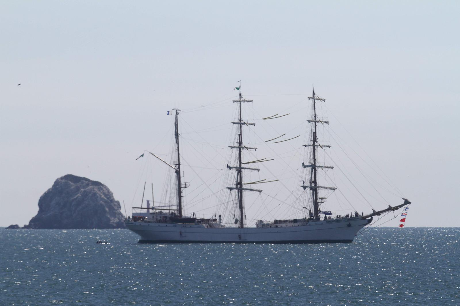 $!El Buque Escuela Cuauhtémoc estuvo en Mazatlán y miles de visitantes subieron a bordo