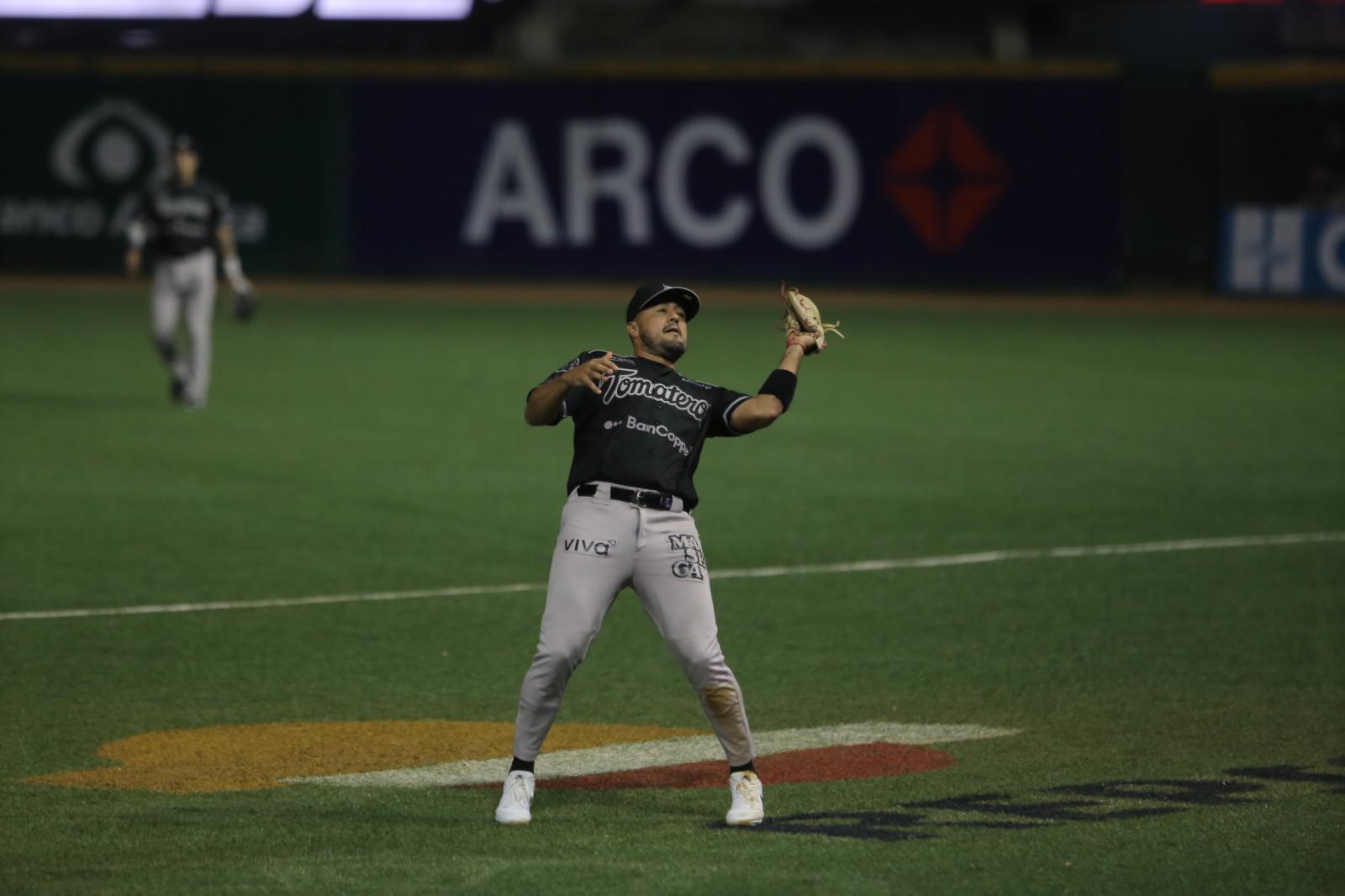 $!Venados se quedan cortos en casa y Tomateros se llevan la serie