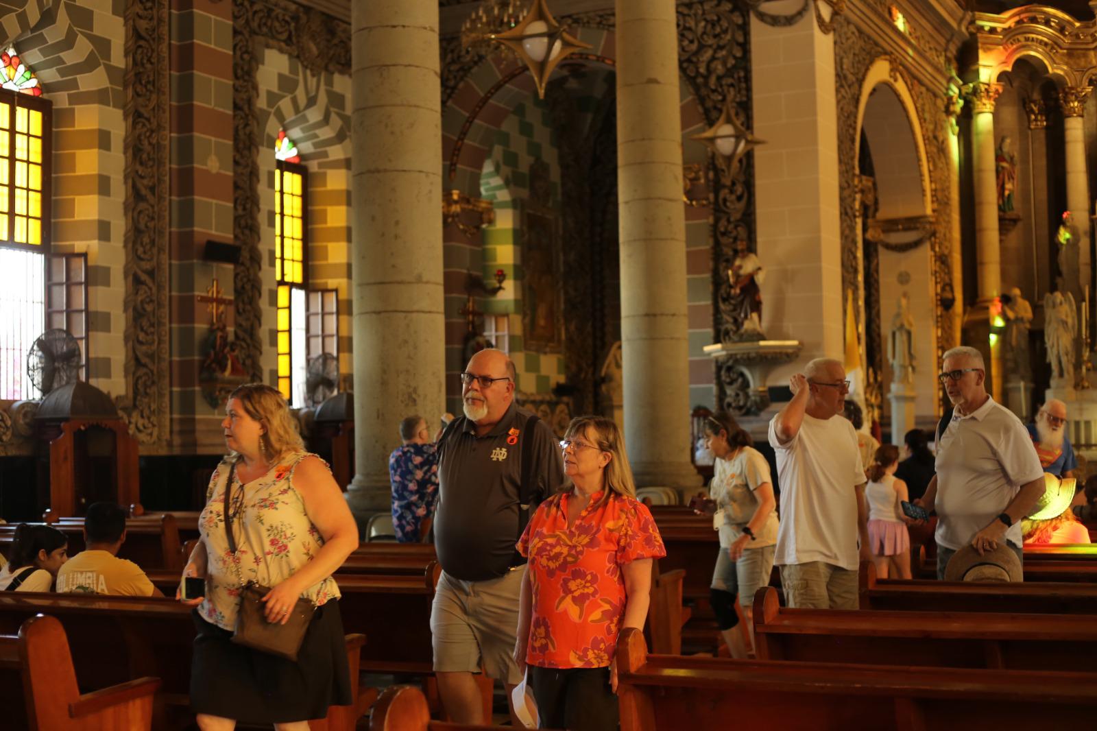 $!Recibe Mazatlán a más de 11 mil visitantes tras llegada de Koningsdam, Norwegian Bliss y Carnival Panorama