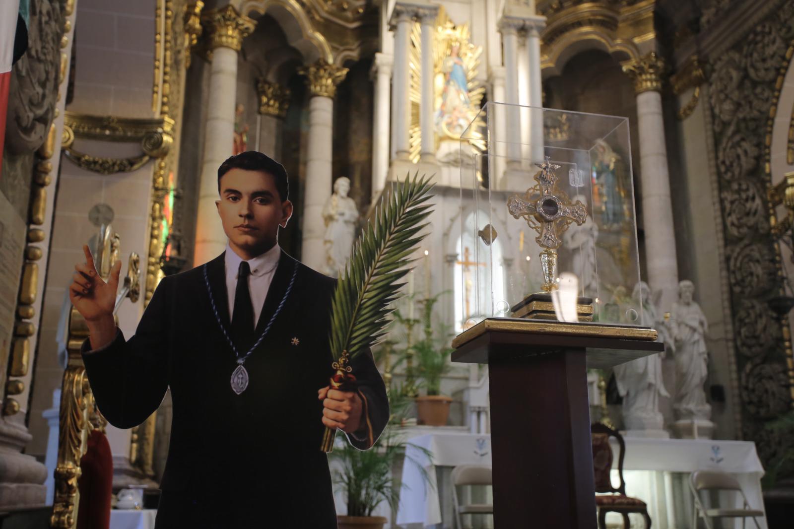 $!Obispo de Mazatlán llama a vivir la paz y la bondad en el Domingo de Ramos