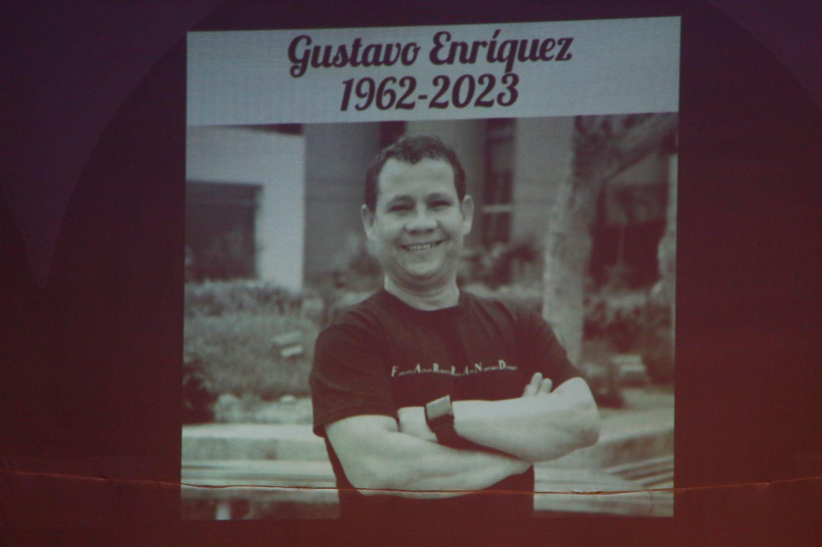 $!Gustavo Enríquez desarrolló su carrera teatral en Sinaloa.