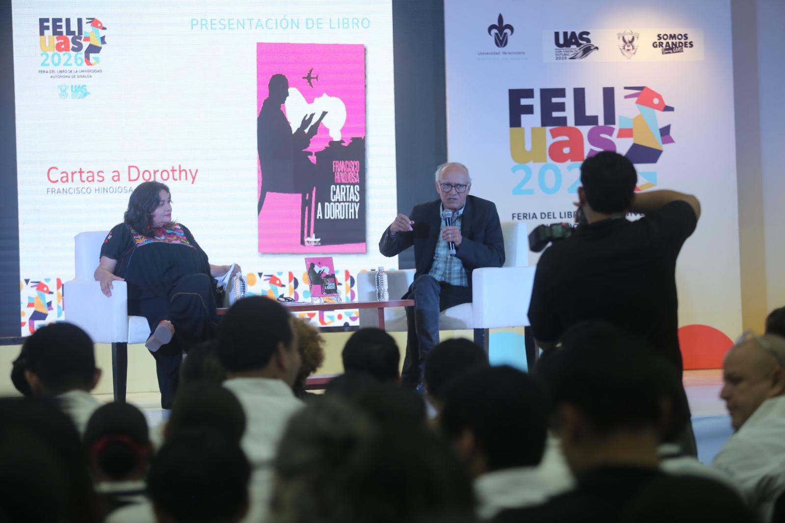 $!El autor conversa con lectores y responde sus dudas sobre Cartas a Dorothy.