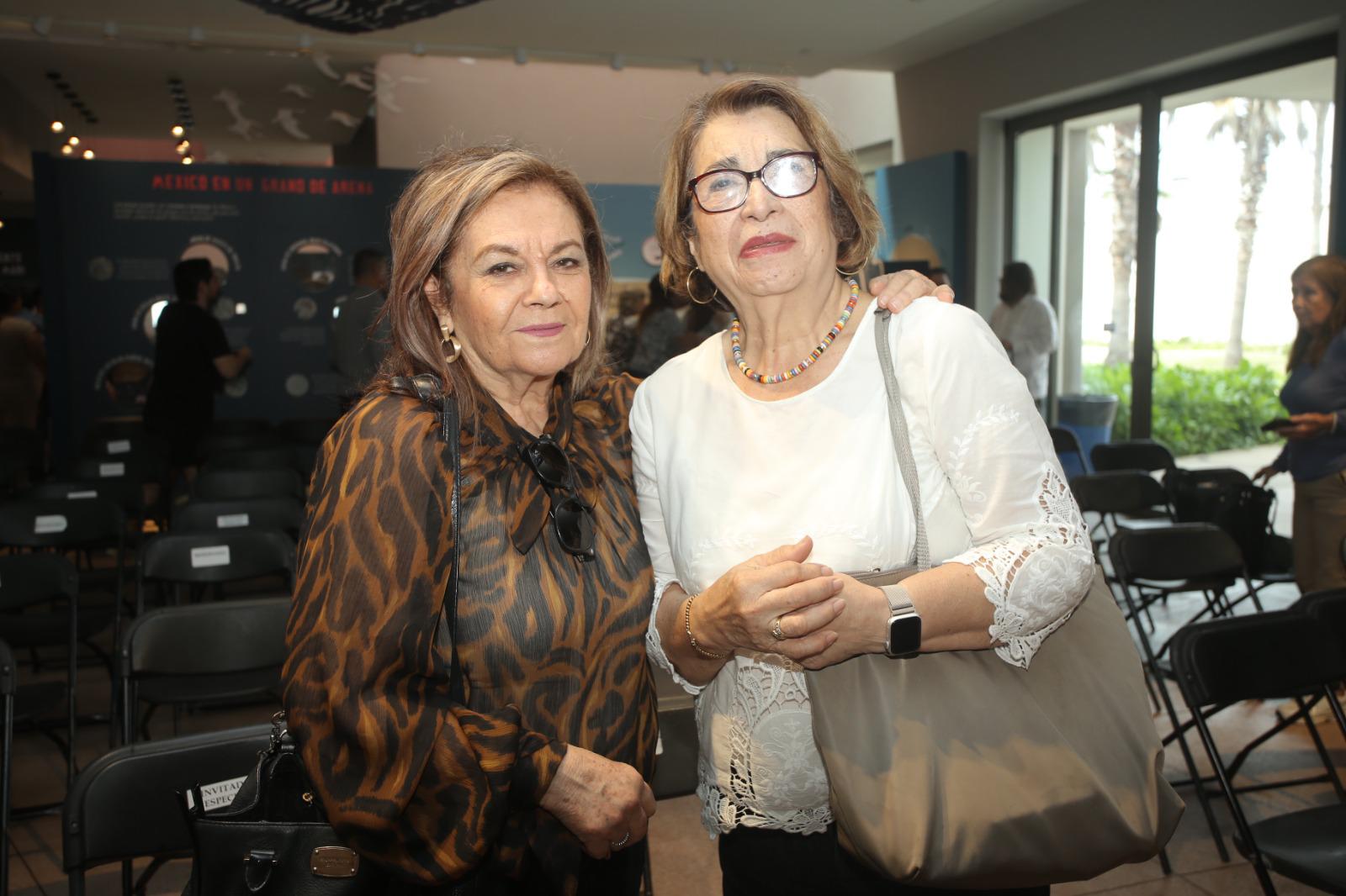 $!Laura de Solís y Elizabeth de González.