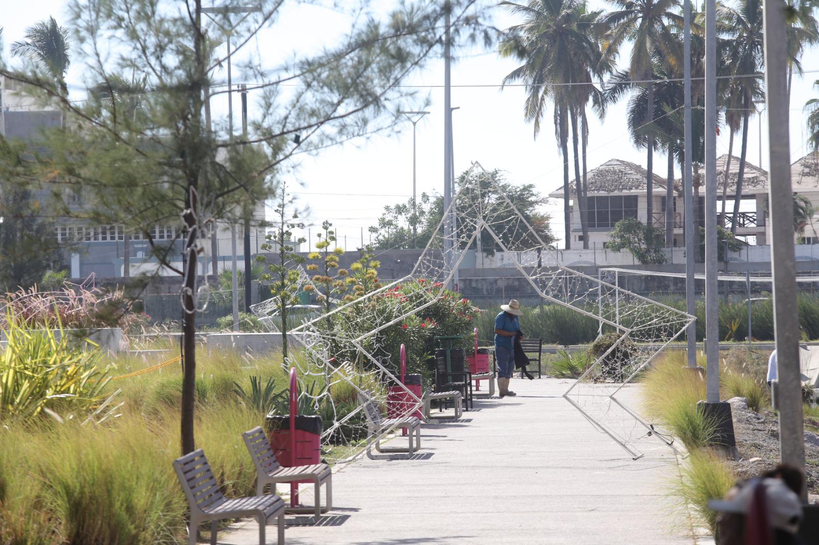 $!La Villa Navideña 2025 comienza a tomar forma en Mazatlán