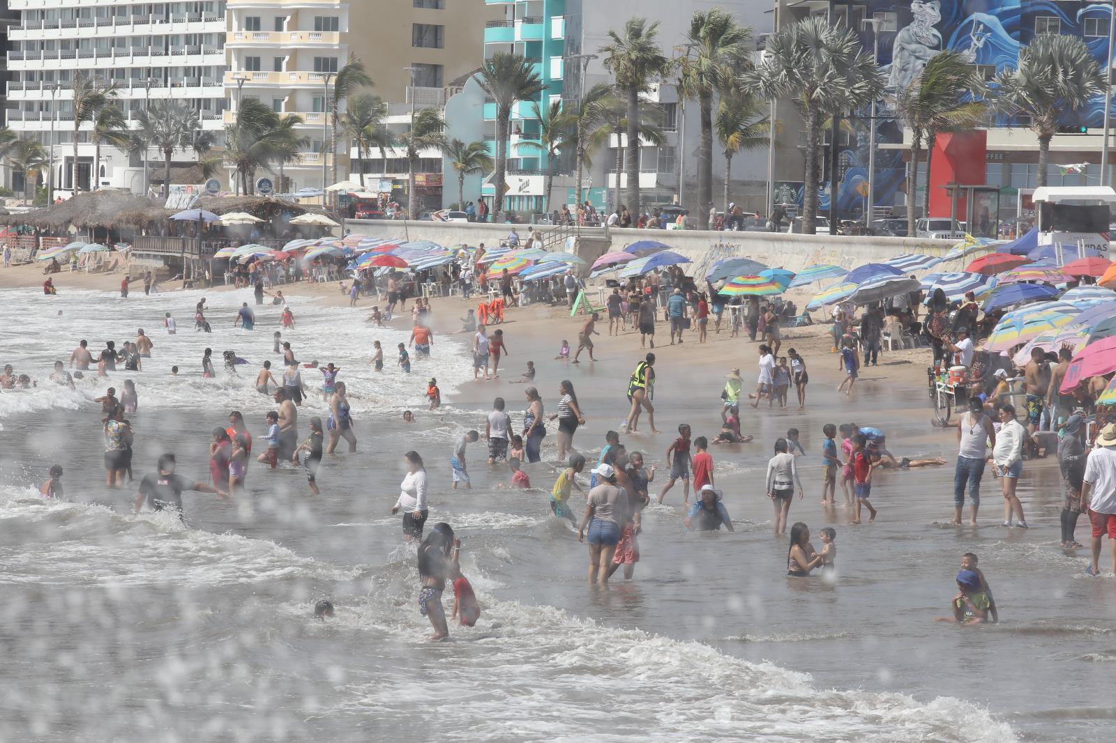 $!Perciben turistas a Mazatlán como un destino turístico seguro, afirma la Alcaldesa Estrella Palacios