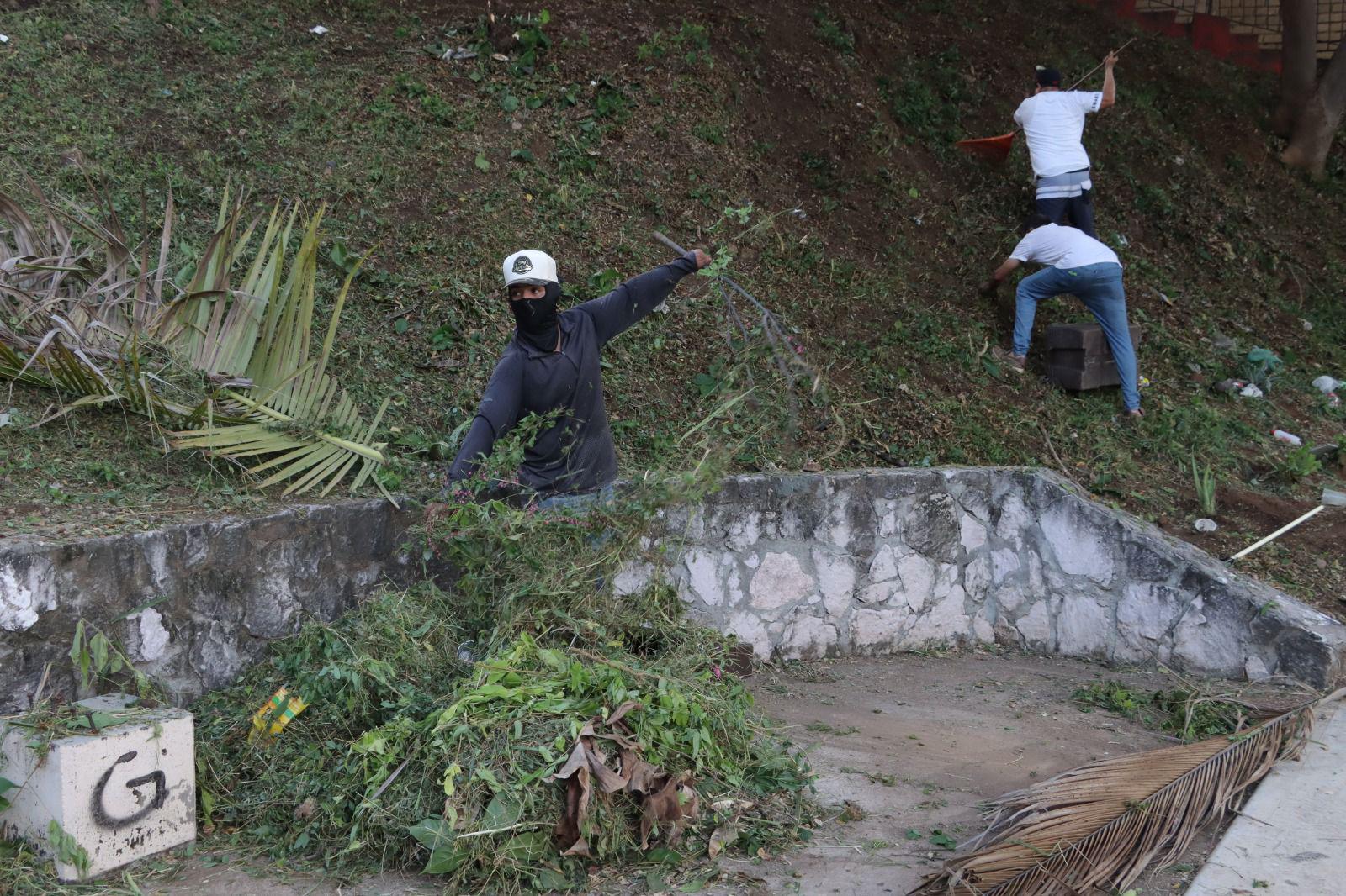 $!Ecología y centro de rehabilitación realizan saneamiento en la Laguna del Iguanero en Rosario