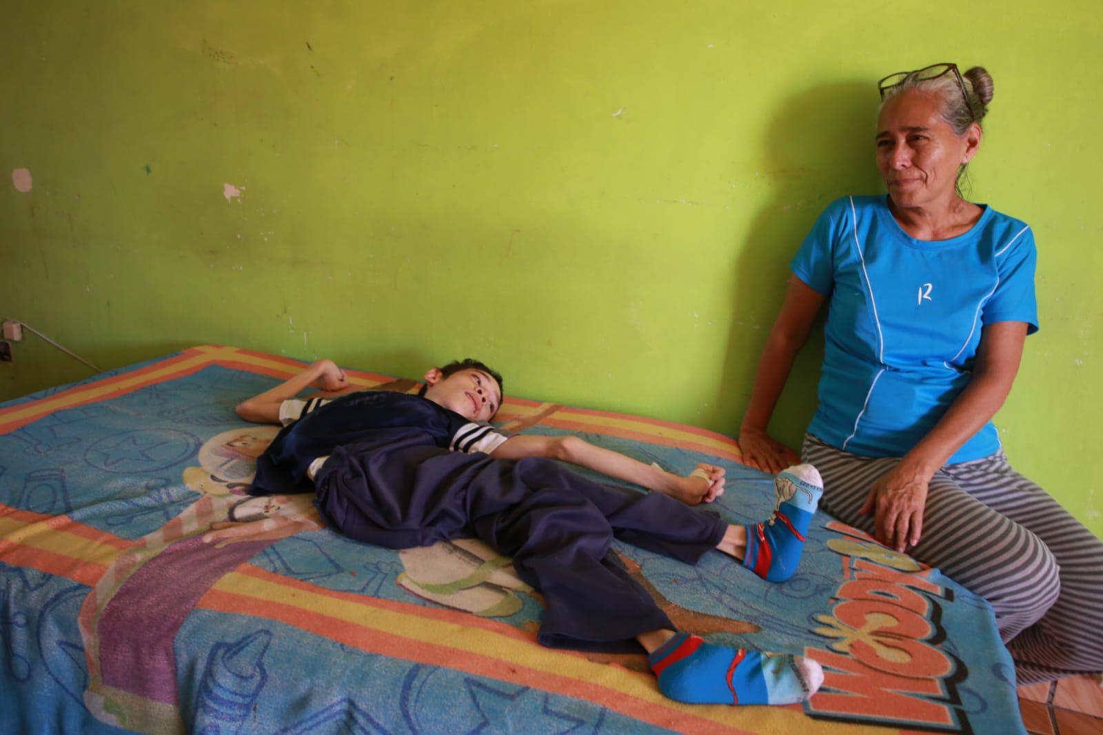 $!Requieren Mauro y su abuelo ayuda urgente en Mazatlán
