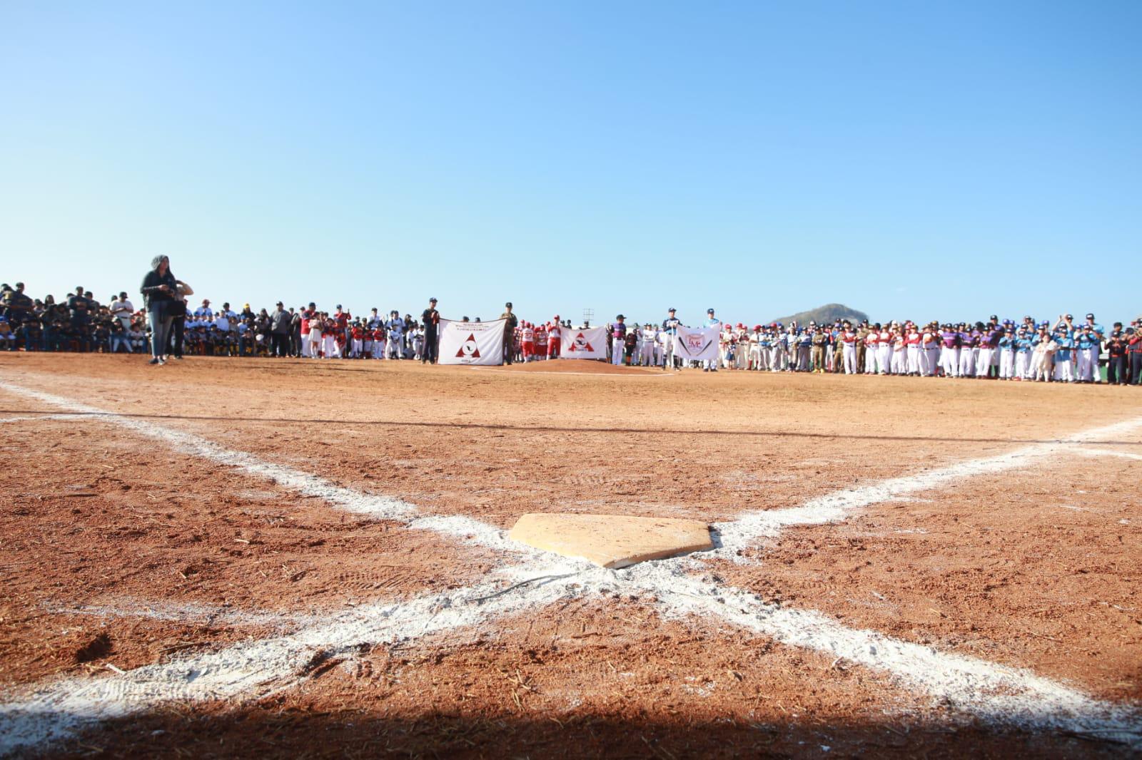 $!Estrena Liga Mazatlán instalaciones con nueva temporada de beisbol