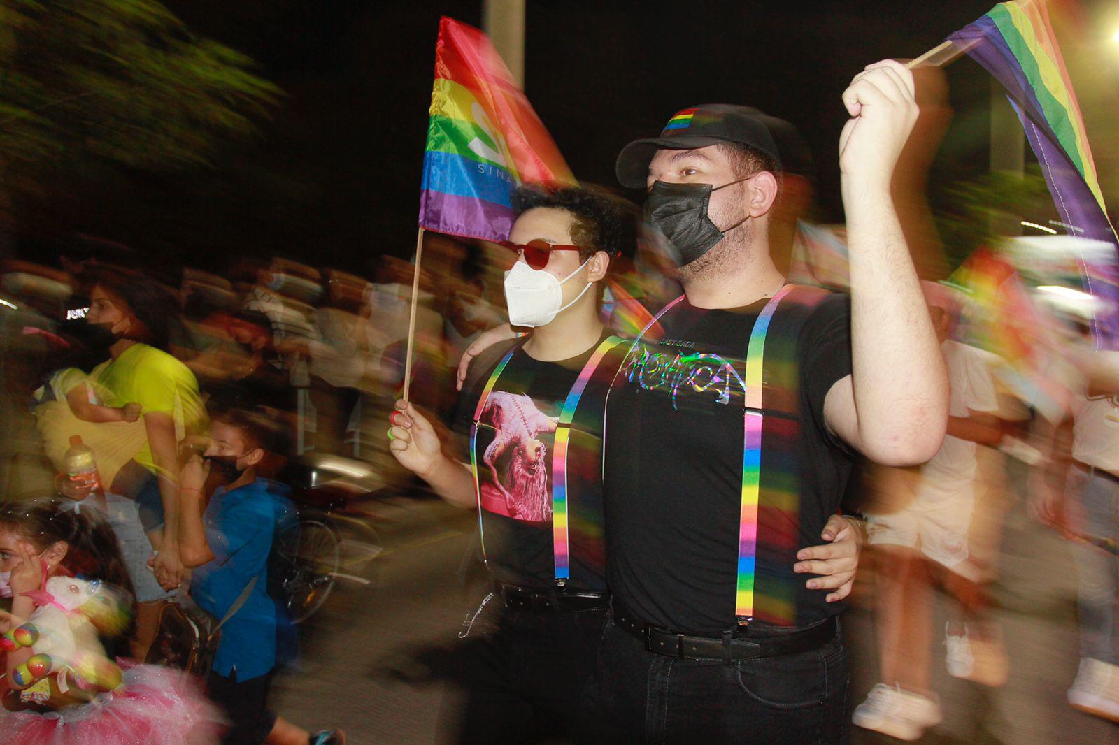 $!Celebran la diversidad sexual y el matrimonio igualitario con marcha en Culiacán