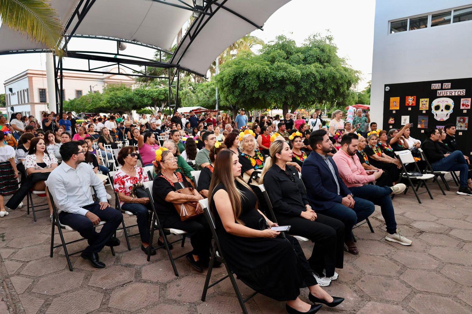 $!Elota celebra Día de Muertos con concurso de altares y festival