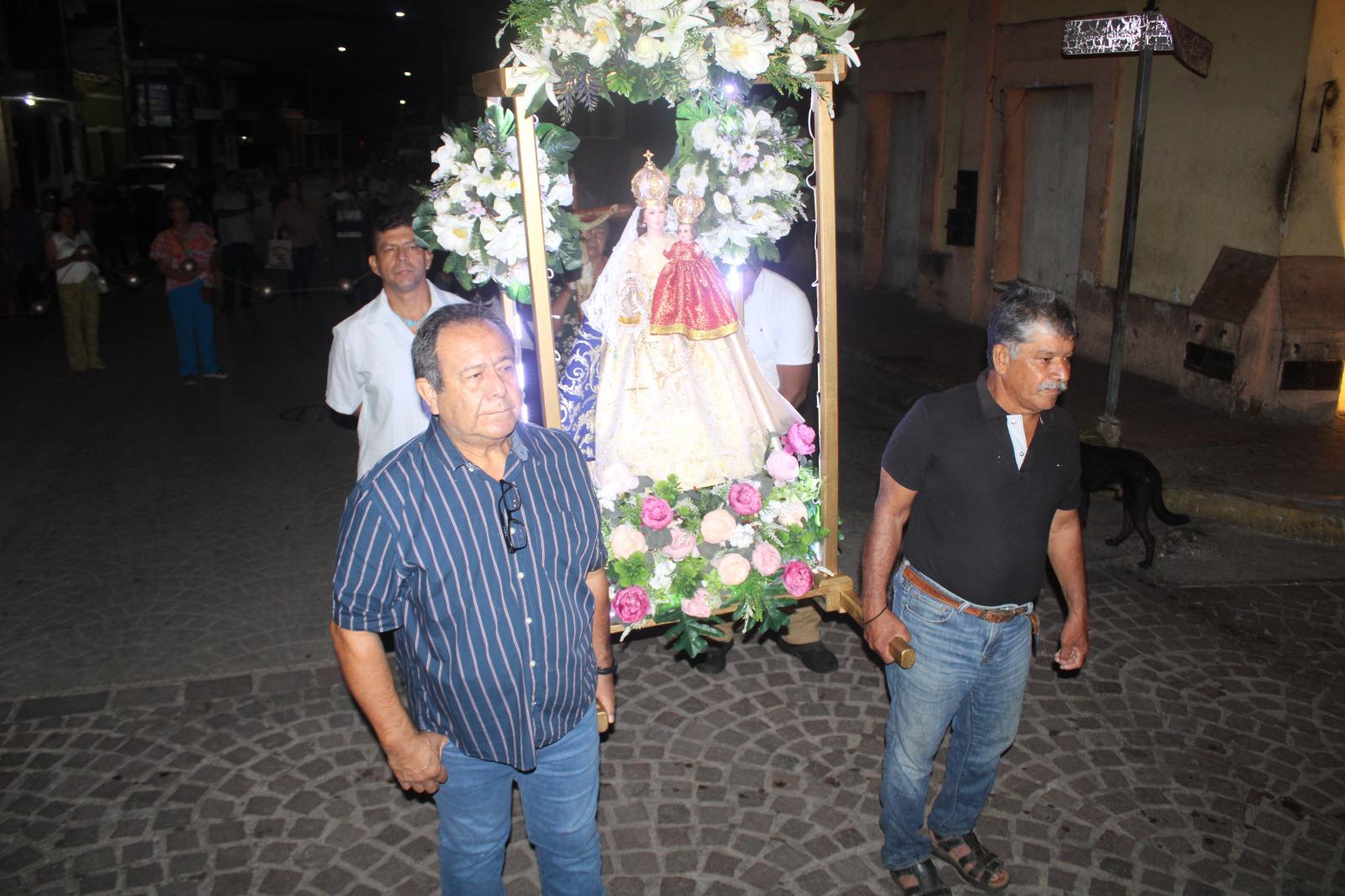 $!Inicia el tradicional novenario en honor a la Virgen del Rosario