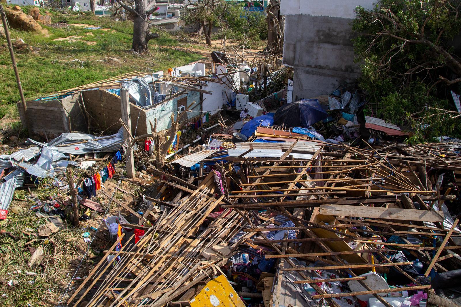 $!Puerto Marqués, destruido y desolado por huracán Otis