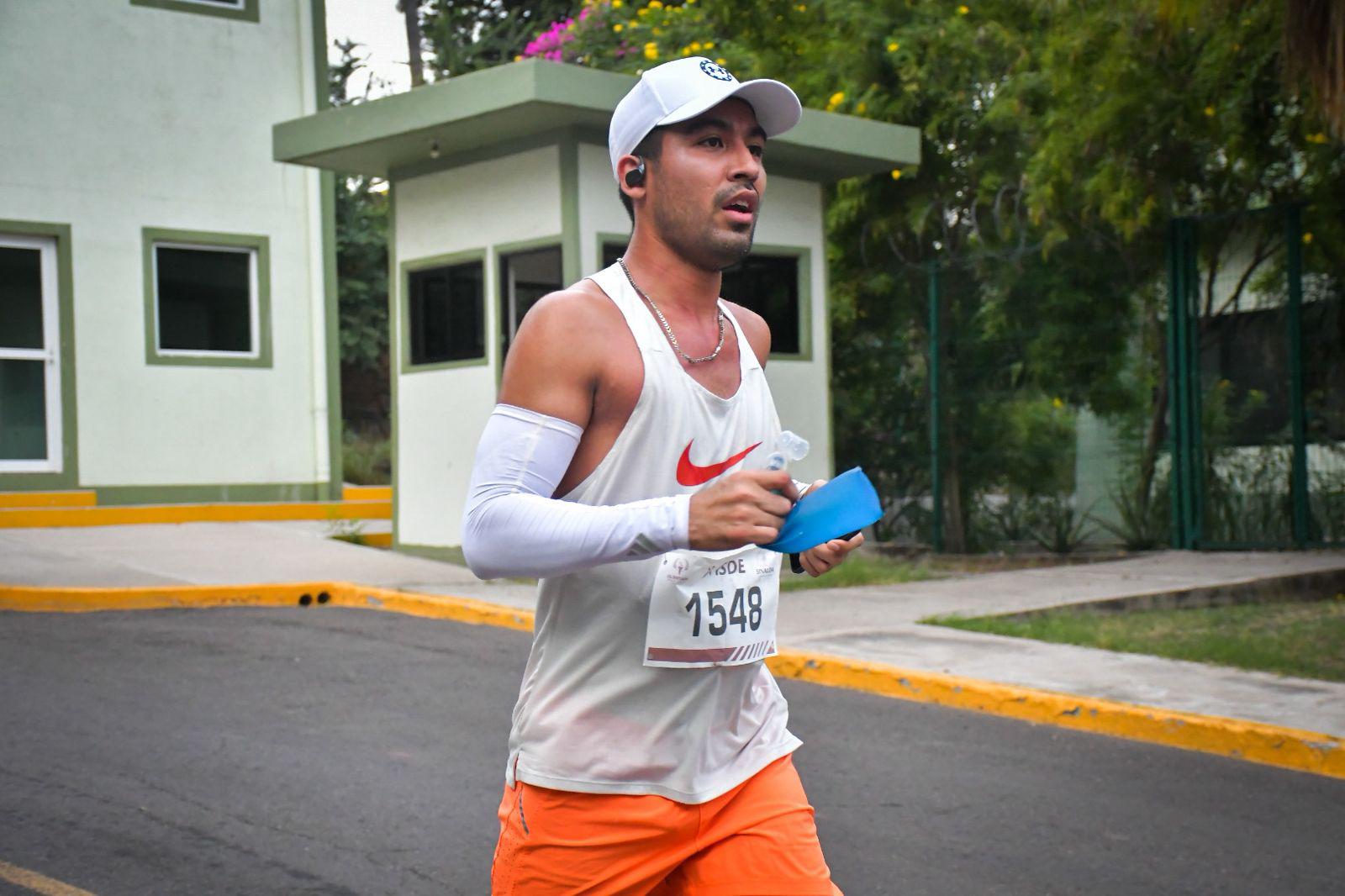 $!Carlos Beltrán y Abigail Soto dominan la Carrera Deportiva 5K del Día del Ejército y la Fuerza Aérea