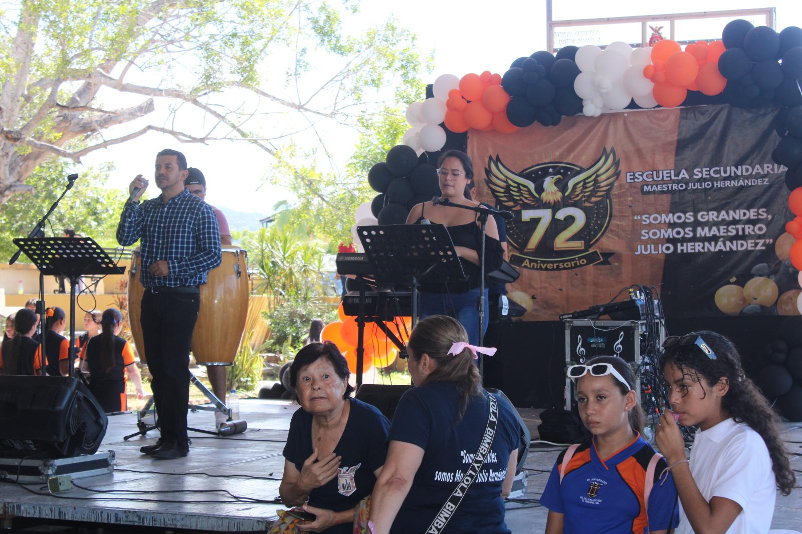 $!Celebran 72 Aniversario de fundación de la secundaria ‘Maestro Julio Hernández’ en Rosario